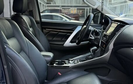 Mitsubishi Pajero Sport III рестайлинг, 2017 год, 2 999 000 рублей, 19 фотография