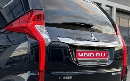 Mitsubishi Pajero Sport III рестайлинг, 2017 год, 2 999 000 рублей, 11 фотография