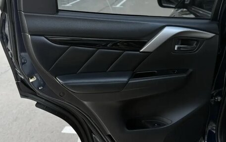 Mitsubishi Pajero Sport III рестайлинг, 2017 год, 2 999 000 рублей, 36 фотография