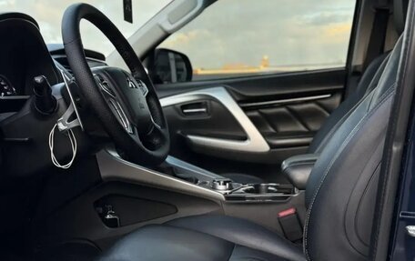 Mitsubishi Pajero Sport III рестайлинг, 2017 год, 2 999 000 рублей, 21 фотография