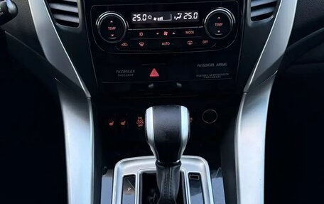 Mitsubishi Pajero Sport III рестайлинг, 2017 год, 2 999 000 рублей, 31 фотография
