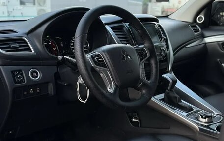 Mitsubishi Pajero Sport III рестайлинг, 2017 год, 2 999 000 рублей, 22 фотография