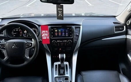 Mitsubishi Pajero Sport III рестайлинг, 2017 год, 2 999 000 рублей, 28 фотография