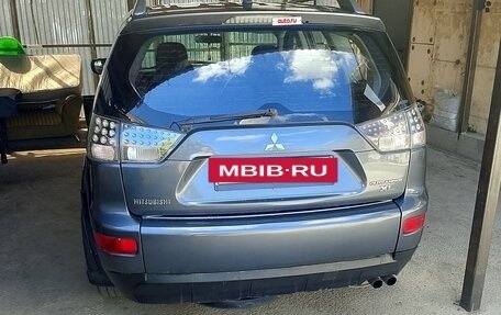Mitsubishi Outlander III рестайлинг 3, 2007 год, 800 000 рублей, 4 фотография