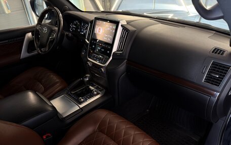 Toyota Land Cruiser 200, 2018 год, 7 477 000 рублей, 19 фотография