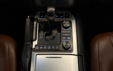 Toyota Land Cruiser 200, 2018 год, 7 477 000 рублей, 18 фотография