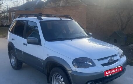 Chevrolet Niva I рестайлинг, 2018 год, 900 000 рублей, 2 фотография