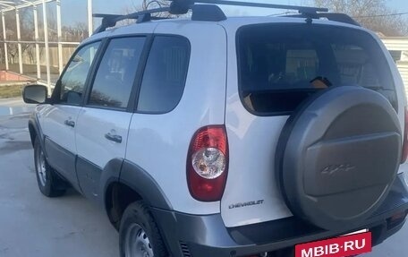 Chevrolet Niva I рестайлинг, 2018 год, 900 000 рублей, 6 фотография
