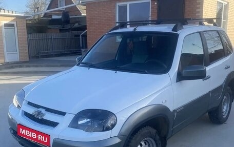 Chevrolet Niva I рестайлинг, 2018 год, 900 000 рублей, 8 фотография