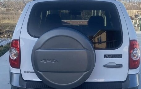 Chevrolet Niva I рестайлинг, 2018 год, 900 000 рублей, 5 фотография