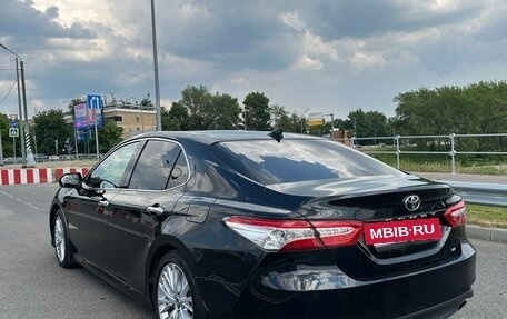 Toyota Camry, 2019 год, 3 030 000 рублей, 5 фотография