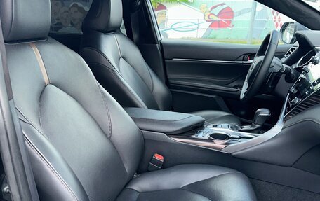 Toyota Camry, 2019 год, 3 030 000 рублей, 13 фотография