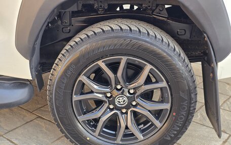 Toyota Hilux VIII, 2019 год, 3 150 000 рублей, 13 фотография