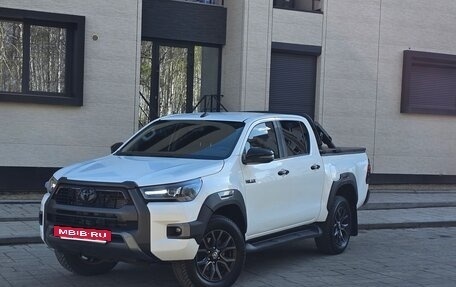 Toyota Hilux VIII, 2019 год, 3 150 000 рублей, 3 фотография