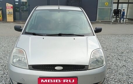 Ford Fiesta, 2005 год, 330 000 рублей, 2 фотография