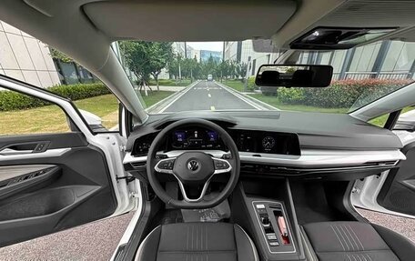 Volkswagen Golf VIII, 2023 год, 1 500 000 рублей, 21 фотография