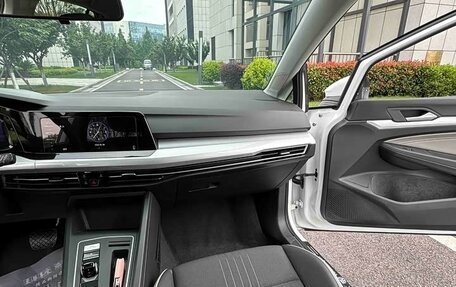 Volkswagen Golf VIII, 2023 год, 1 500 000 рублей, 15 фотография