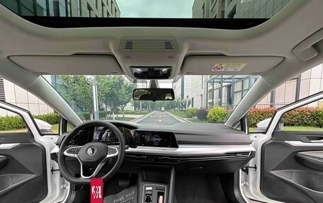 Volkswagen Golf VIII, 2023 год, 1 500 000 рублей, 20 фотография