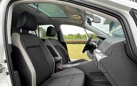 Volkswagen Golf VIII, 2023 год, 1 500 000 рублей, 28 фотография