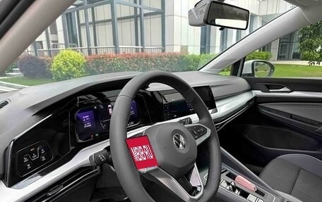 Volkswagen Golf VIII, 2023 год, 1 500 000 рублей, 13 фотография