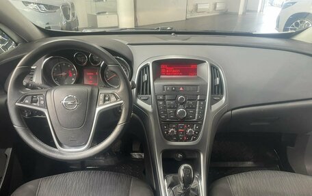 Opel Astra J, 2012 год, 698 000 рублей, 13 фотография