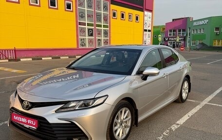 Toyota Camry, 2021 год, 2 950 000 рублей, 1 фотография