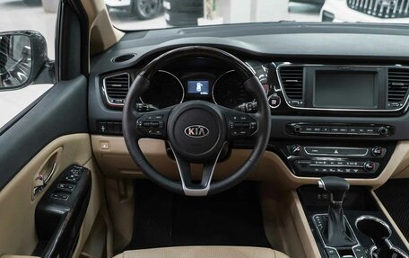 KIA Carnival III, 2019 год, 2 550 000 рублей, 7 фотография