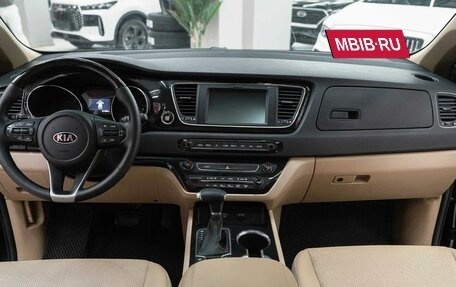 KIA Carnival III, 2019 год, 2 550 000 рублей, 9 фотография