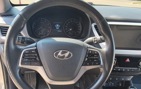 Hyundai Solaris II рестайлинг, 2018 год, 1 400 000 рублей, 23 фотография