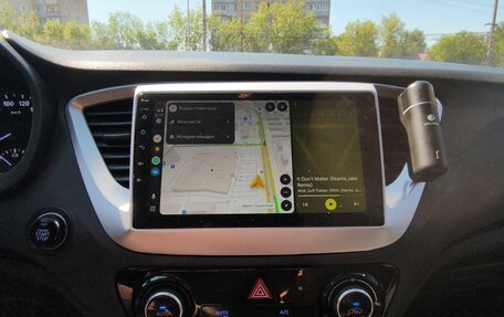 Hyundai Solaris II рестайлинг, 2018 год, 1 400 000 рублей, 31 фотография