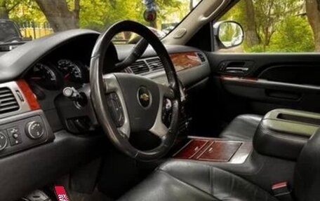 Chevrolet Tahoe III, 2011 год, 1 900 000 рублей, 6 фотография