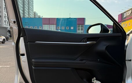 Toyota Camry, 2021 год, 2 950 000 рублей, 8 фотография