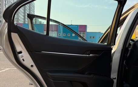 Toyota Camry, 2021 год, 2 950 000 рублей, 10 фотография