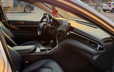 Toyota Camry, 2021 год, 2 950 000 рублей, 11 фотография