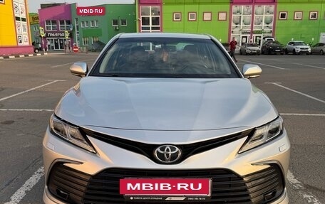 Toyota Camry, 2021 год, 2 950 000 рублей, 5 фотография