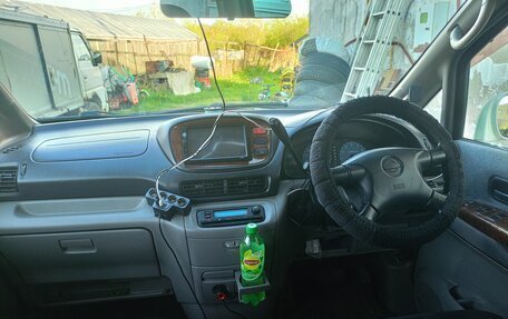 Nissan Serena II, 2001 год, 500 000 рублей, 9 фотография