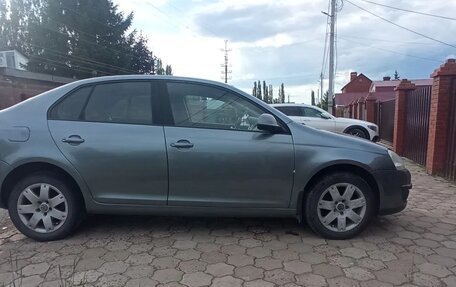 Volkswagen Jetta VI, 2008 год, 550 000 рублей, 2 фотография
