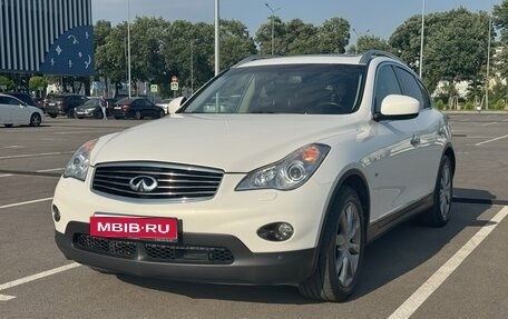 Infiniti QX50 I рестайлинг, 2013 год, 2 100 000 рублей, 1 фотография