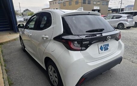 Toyota Yaris, 2022 год, 730 000 рублей, 6 фотография