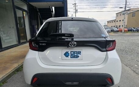 Toyota Yaris, 2022 год, 730 000 рублей, 5 фотография