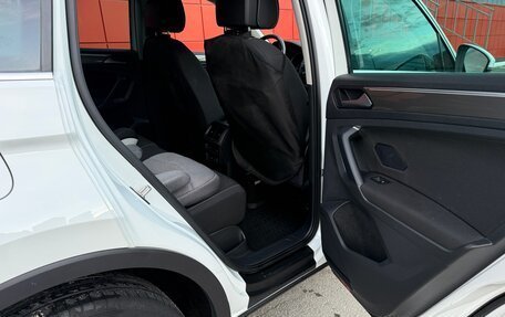 Volkswagen Tiguan II, 2018 год, 2 530 000 рублей, 10 фотография