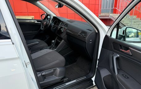 Volkswagen Tiguan II, 2018 год, 2 530 000 рублей, 11 фотография