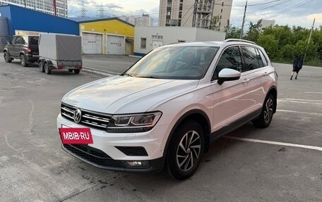 Volkswagen Tiguan II, 2018 год, 2 530 000 рублей, 2 фотография