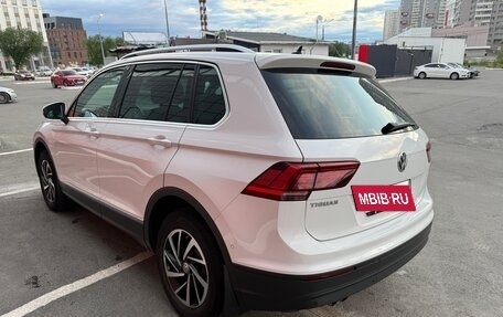 Volkswagen Tiguan II, 2018 год, 2 530 000 рублей, 3 фотография