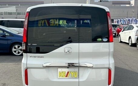 Honda Stepwgn IV, 2017 год, 1 400 000 рублей, 4 фотография