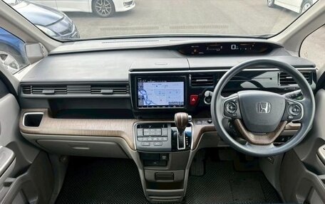 Honda Stepwgn IV, 2017 год, 1 400 000 рублей, 10 фотография