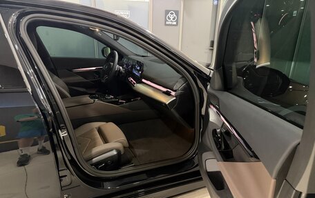 BMW 5 серия, 2025 год, 4 776 000 рублей, 10 фотография
