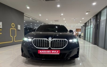BMW 5 серия, 2025 год, 4 776 000 рублей, 2 фотография