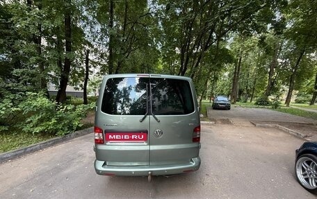 Volkswagen Caravelle T5, 2005 год, 1 100 000 рублей, 4 фотография