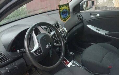 Hyundai Solaris II рестайлинг, 2011 год, 700 000 рублей, 8 фотография